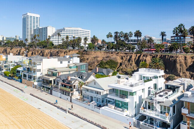 Contexto - 1401 Palisades Beach Rd