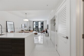 Building Photo - 301 Altara Ave