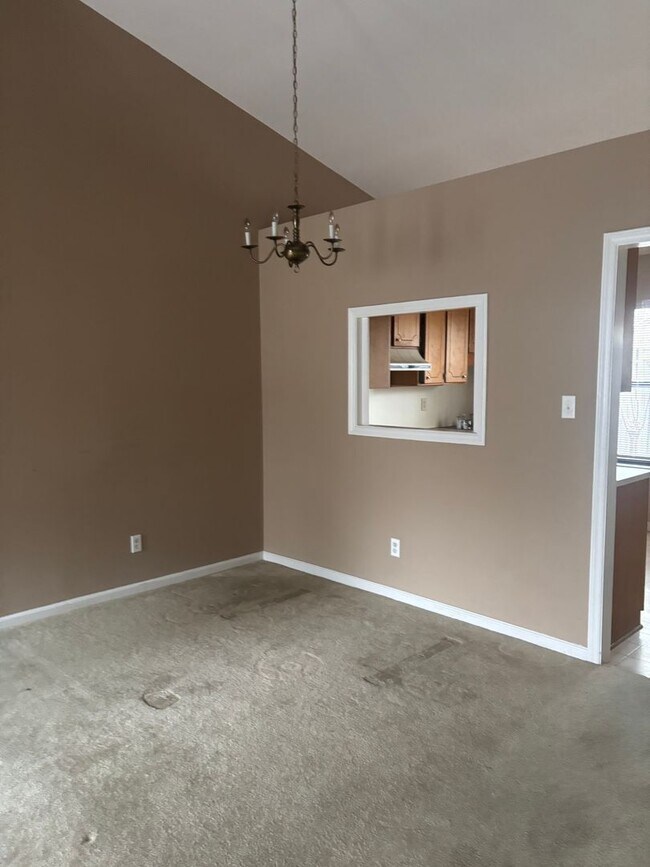 Foto del edificio - 744 Colony Pl