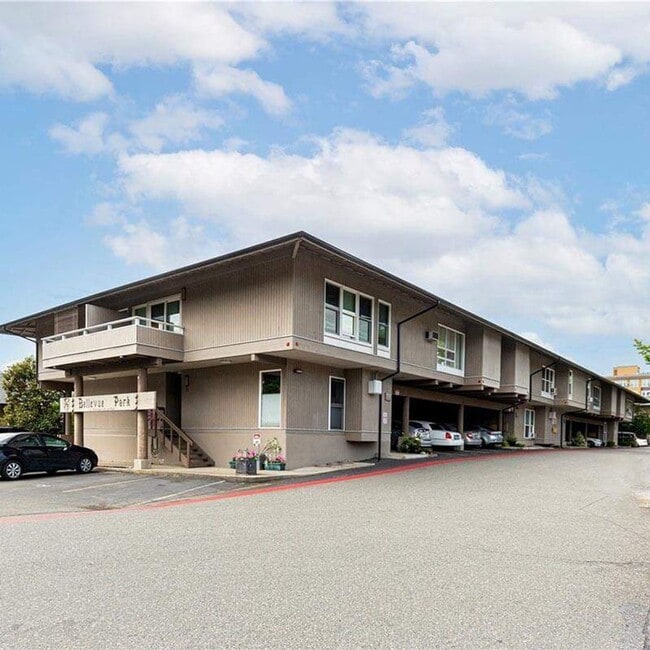 Ideally Located 2 Bed 1 Bath Bellevue Condo! - Ideally Located 2 Bed 1 Bath Bellevue Condo!