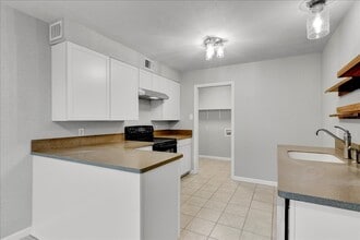 Building Photo - 968 Park Meadow Dr