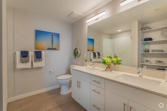 2BR, 2BA 1,090SF - Inova