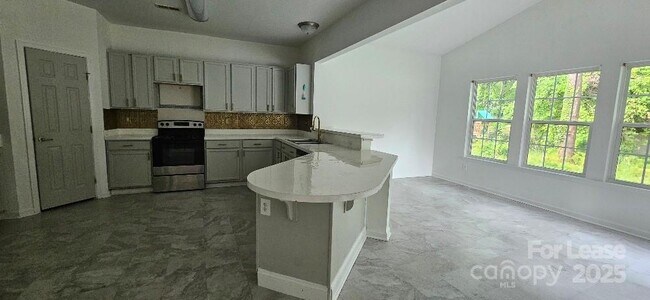 Foto del edificio - 8832 Goldfields Dr