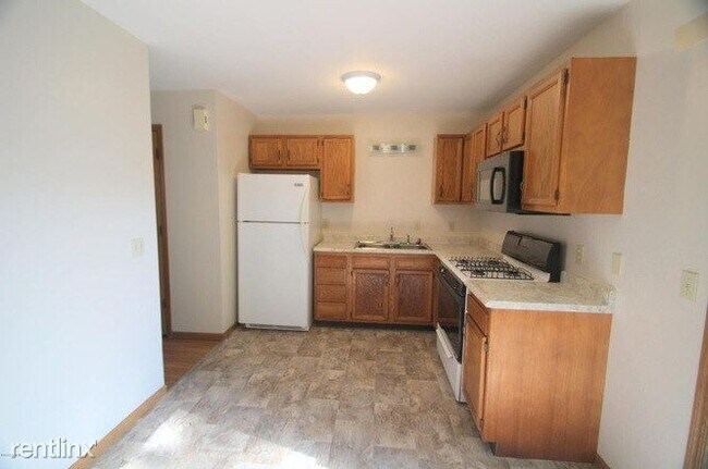 Building Photo - 2 br, 1.5 bath Duplex - 920 Emerald Ave NE