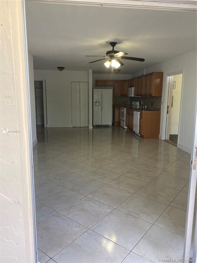 Building Photo - 7847 Miller Dr