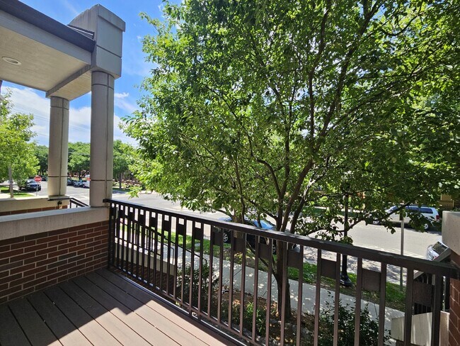 Building Photo - "Elegant 3-Bed, 3-Bath Condo with Granite ...