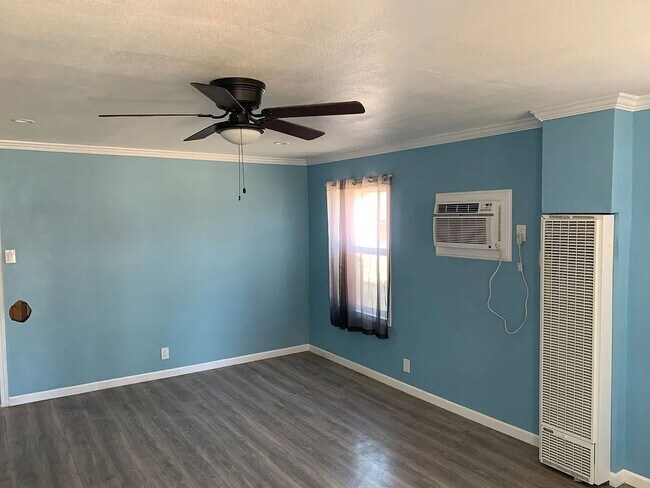 Building Photo - "Charming 2-Bedroom Retreat in Beautiful Bakersfield – Your Cozy Haven Awaits!"