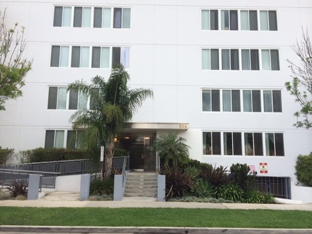 Foto del edificio - 304 Elm S Dr
