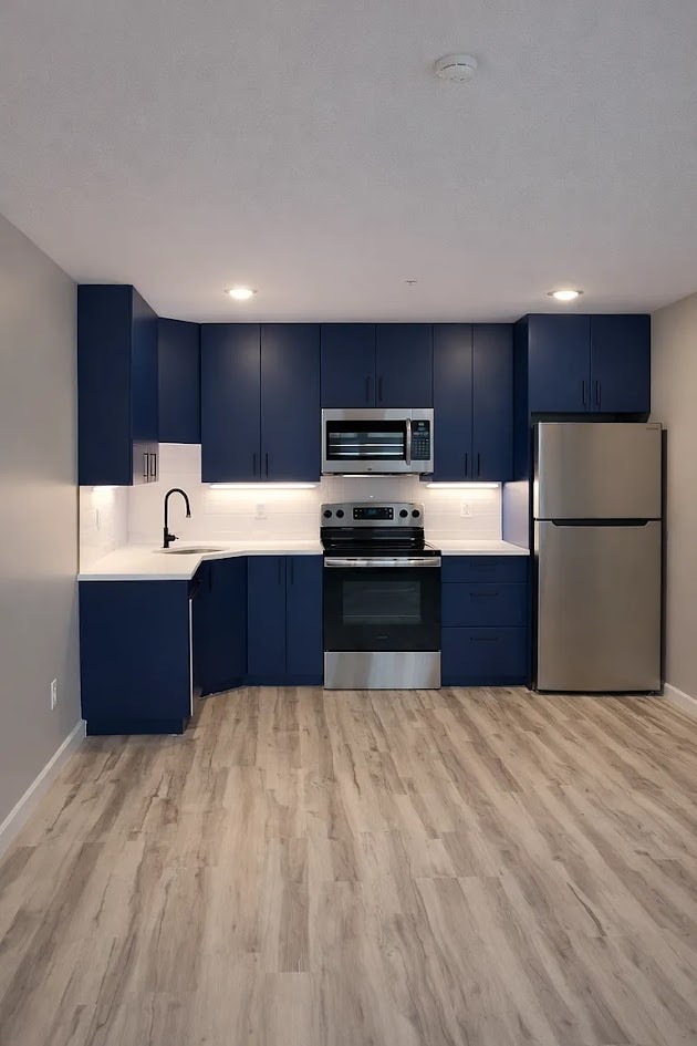 Building Photo - Meadows Manor