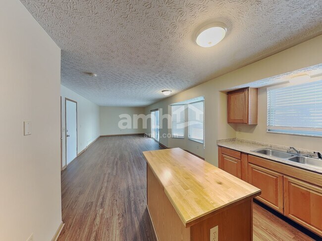 Foto del edificio - 6647 Hilmar Dr