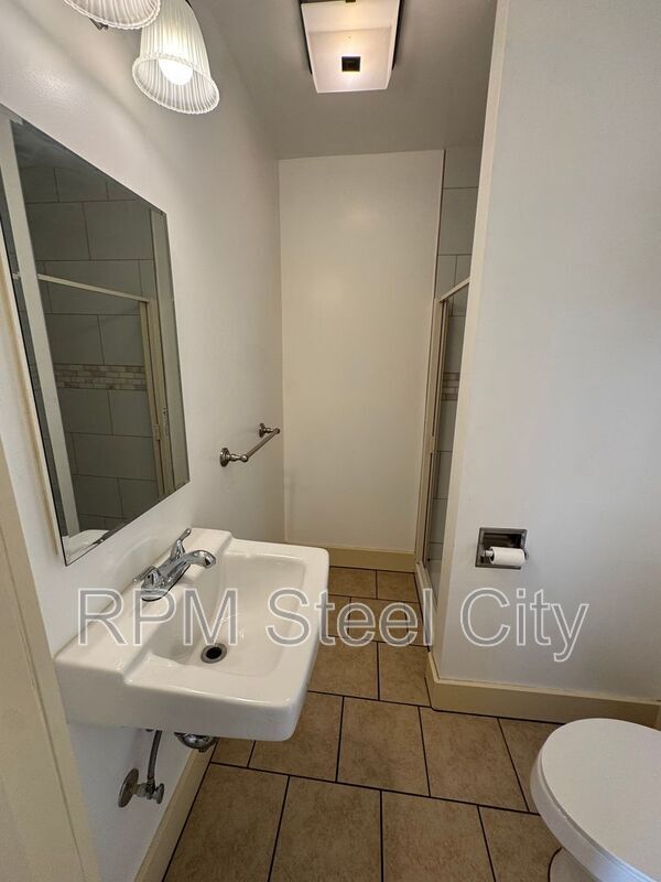 Foto del edificio - 902 W 11th St