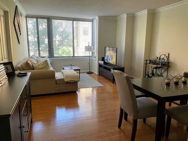 Living and Dining Area - 2220 Fairfax Dr