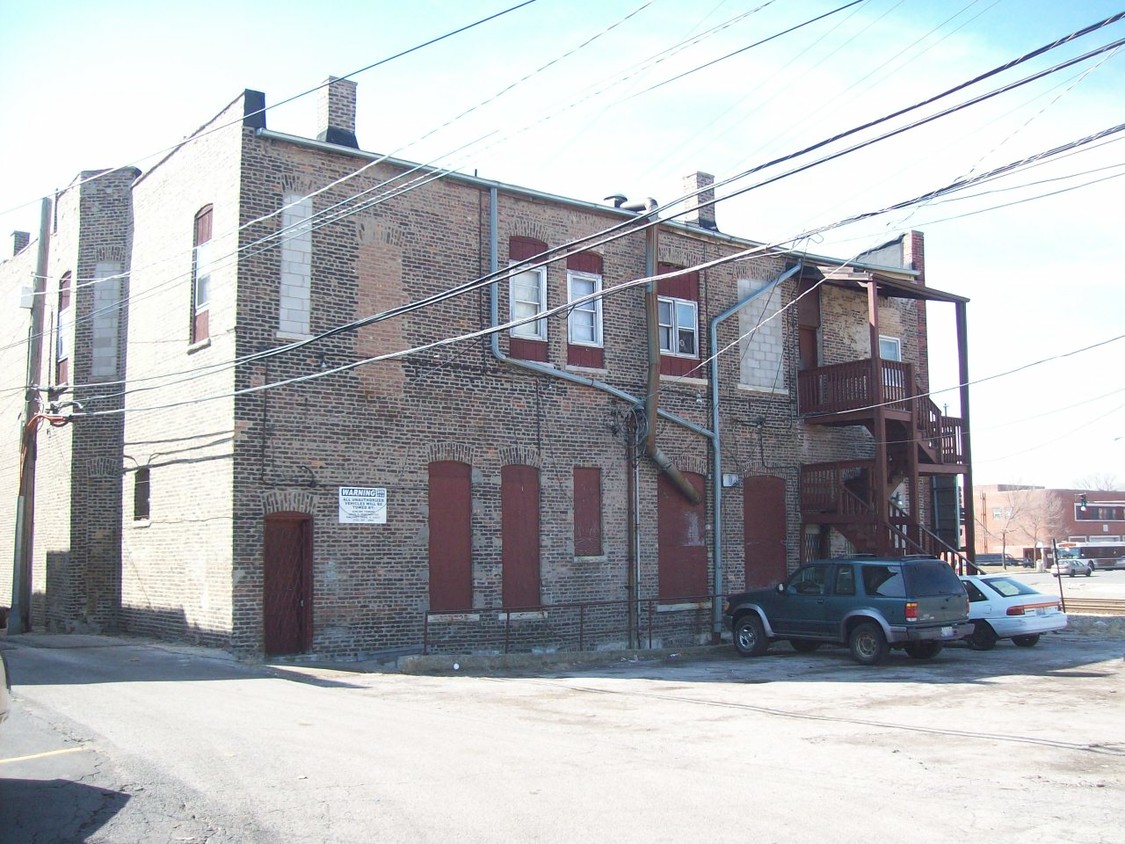 Rear Building Photo - 1302 W 103rd St