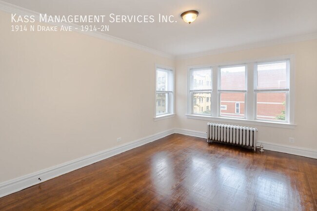 Foto del edificio - 1914 N Drake Ave