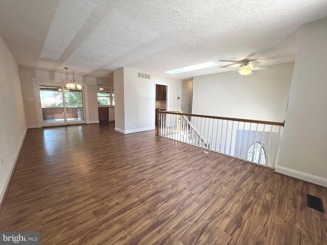 Building Photo - Beautiful 3bd 3bth single family home in M...