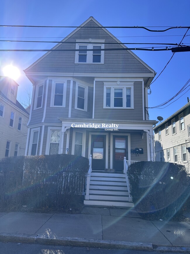 Building Photo - 45 Gardena St