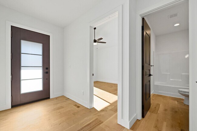 Foto del edificio - Three Bedroom Twin Villa with Finished Bas...