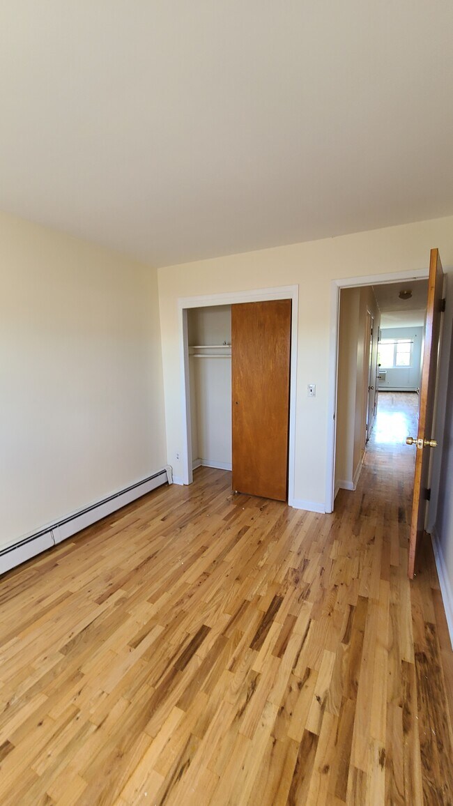 Building Photo - 2551 46th St
