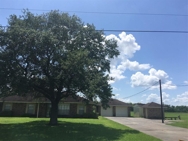 Building Photo - 12101 I-10