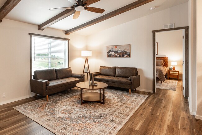 Foto del edificio - 188 Walleye Rd