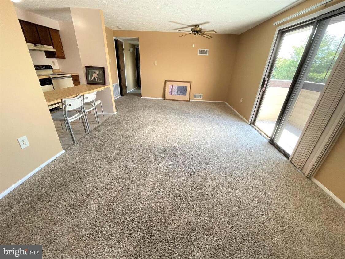 Primary Photo - 830 Heather Ridge Dr