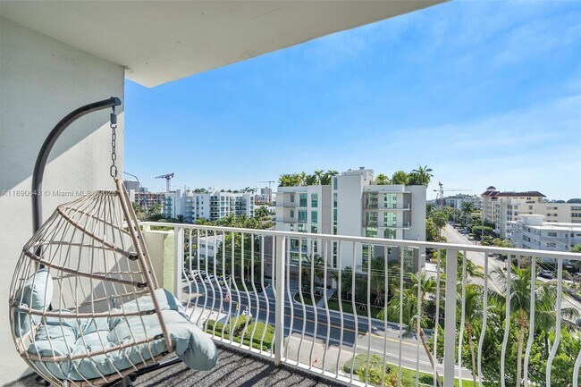 Foto del edificio - 10350 W Bay Harbor Dr