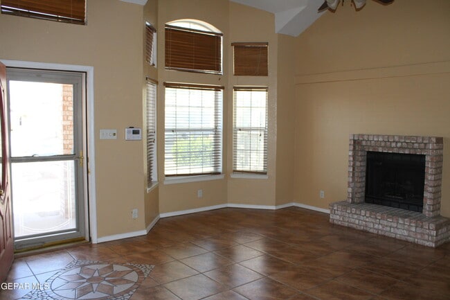 Foto del edificio - 11204 Endeavor Pl