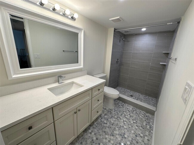Foto del edificio - 7091 Environ Blvd