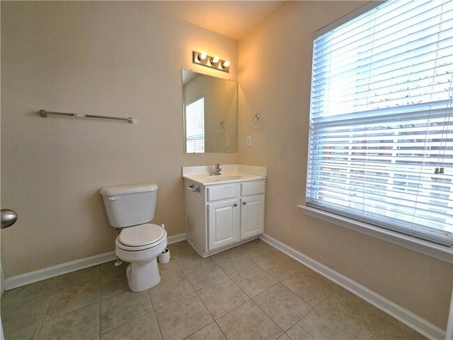 Building Photo - 2192 Landing Walk Dr