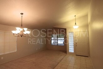 Building Photo - 940 S Lafayette Dr