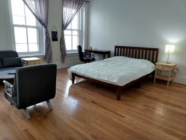 Photo - 131 C St SE Apartment