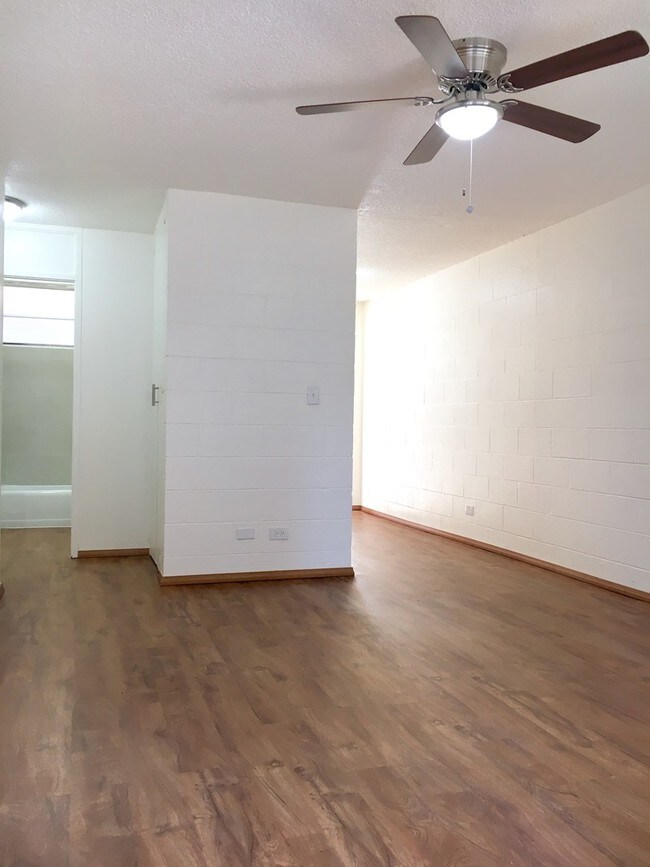 Building Photo - 2021 Wilcox Ln
