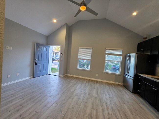 Foto del edificio - 16992 W Dounreay St