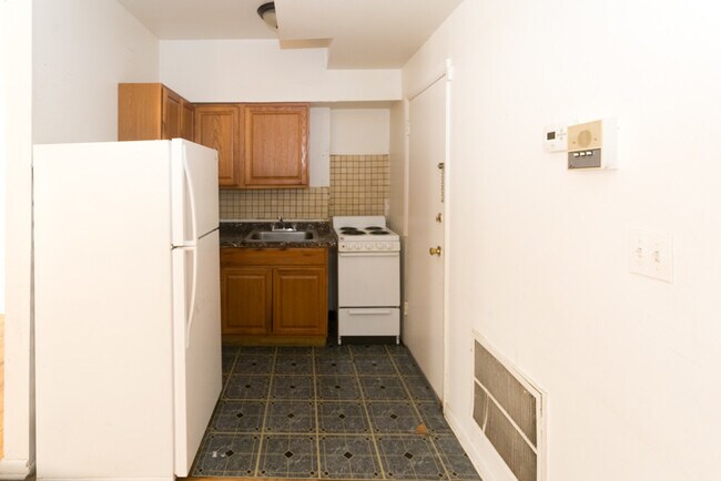 Building Photo - 4507 N Malden St