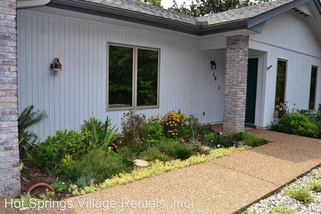 Building Photo - 3 br, 2 bath House - 10 Herradura Lane