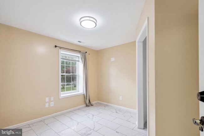 Building Photo - 9630 Narragansett Pkwy