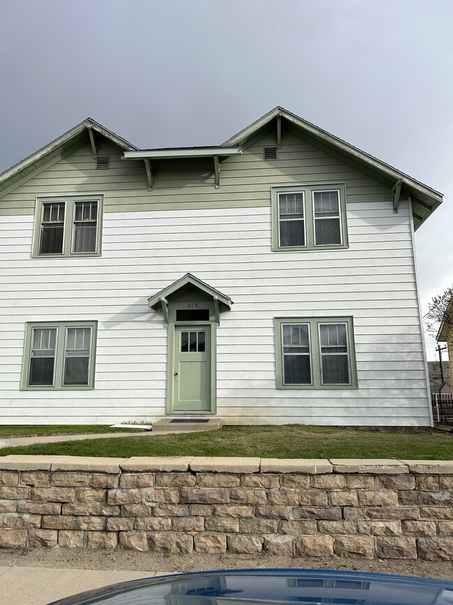 Building Photo - 618 W Buffalo St