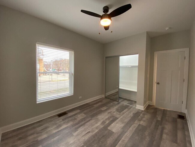 Building Photo - 1 bedroom in Chicago IL 60618