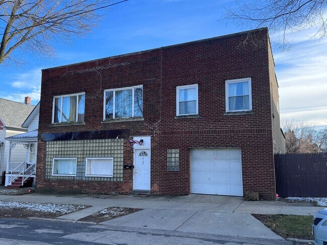 Building Photo - 3643 E Barnard Ave
