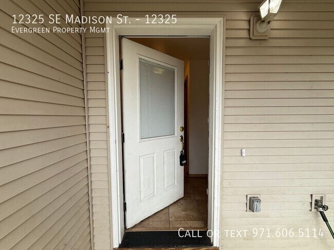 Building Photo - 12325 SE Madison St