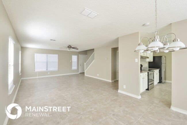 Building Photo - 8118 Sunshine Trail Dr
