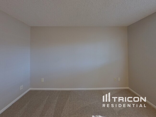 Foto del edificio - 1040 Peterson Rd