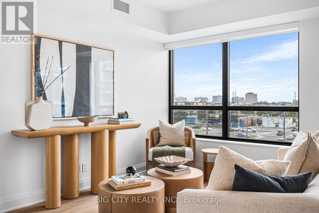Building Photo - 36-336 Brentcliffe Rd