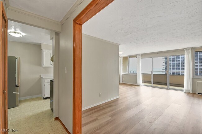 Building Photo - 12900 Lake Ave