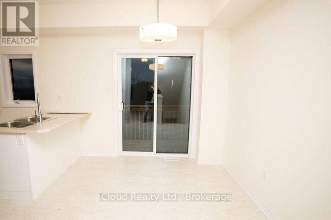 Photo du bâtiment - 84 Fieldridge Cres