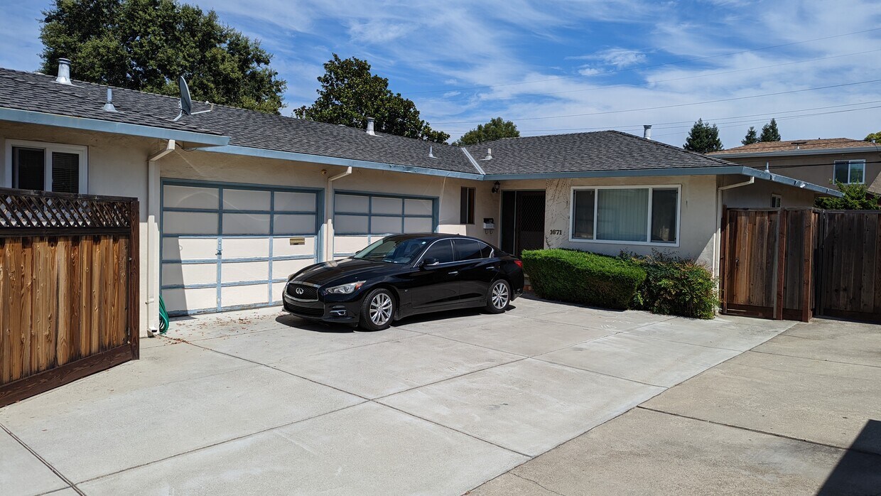 Front - 1671 Palm Ave