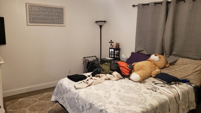 Dormitorio 1 - 1723 Gulf Rd