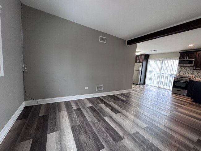 Living Room - 9909 S Ridgeland Ave