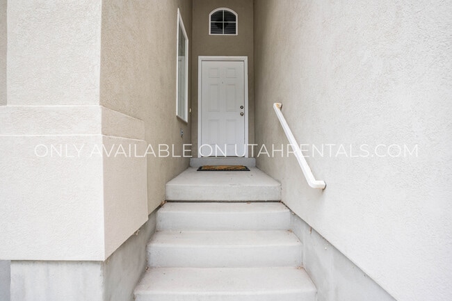 Building Photo - 1296 S 1540 E