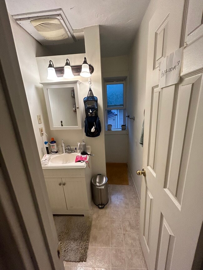 Building Photo - 95 N Willard St